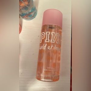 PINK Wild At Heart Body Mist 8.4 fl oz